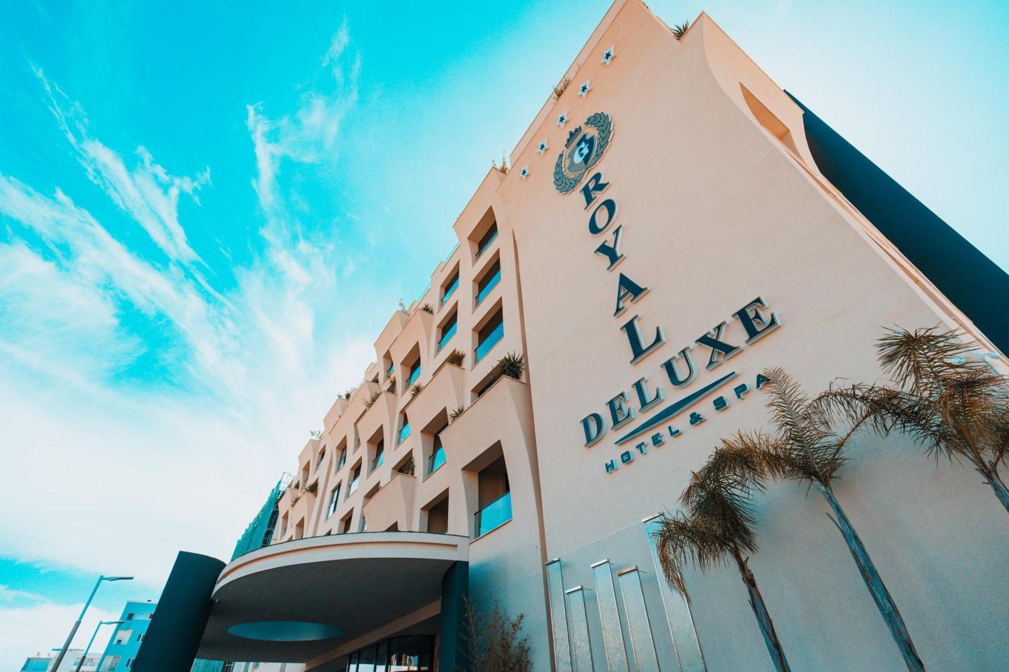 Royal G Deluxe Hotel Shkallnur Luaran gambar