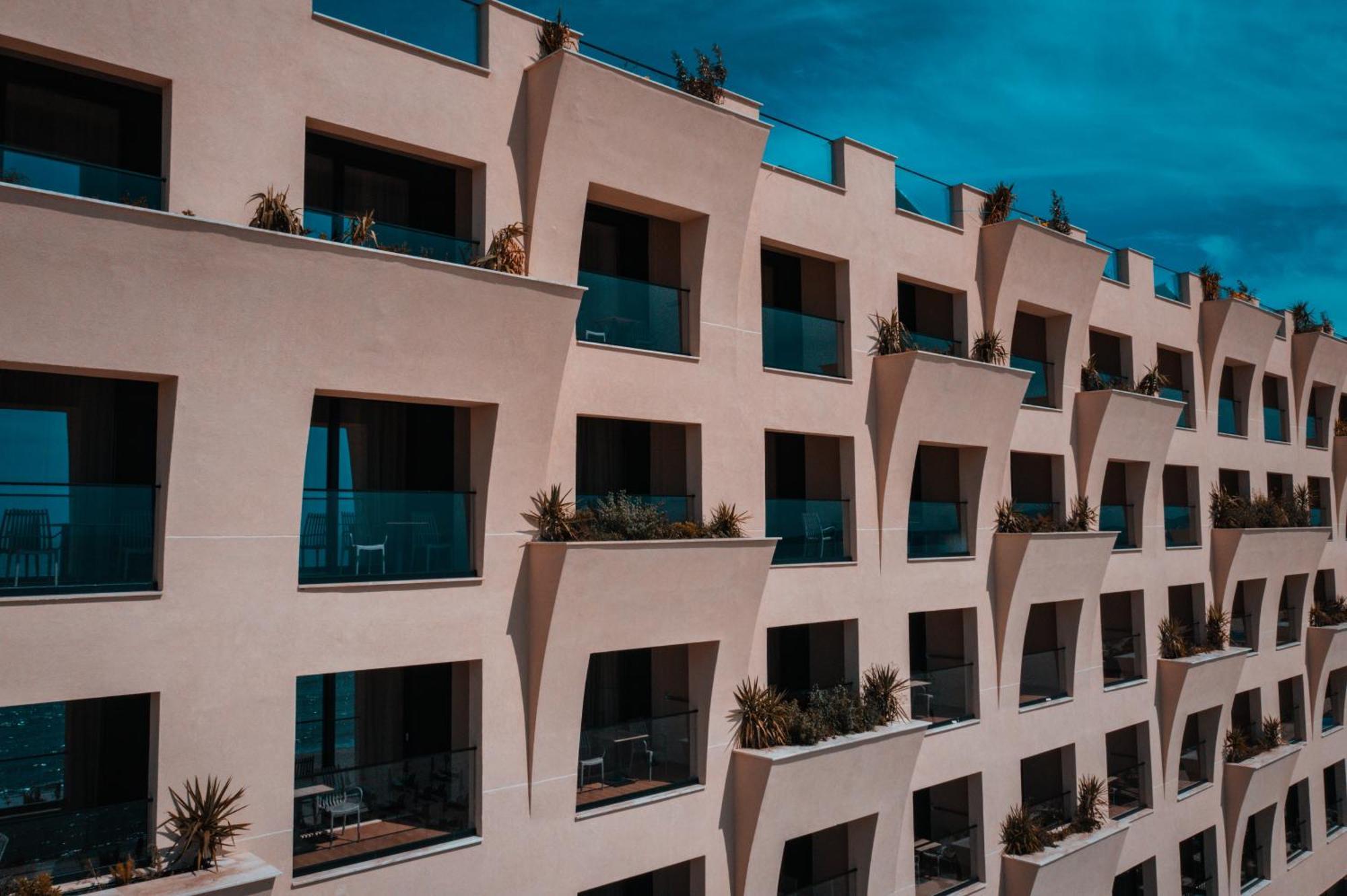 Royal G Deluxe Hotel Shkallnur Luaran gambar