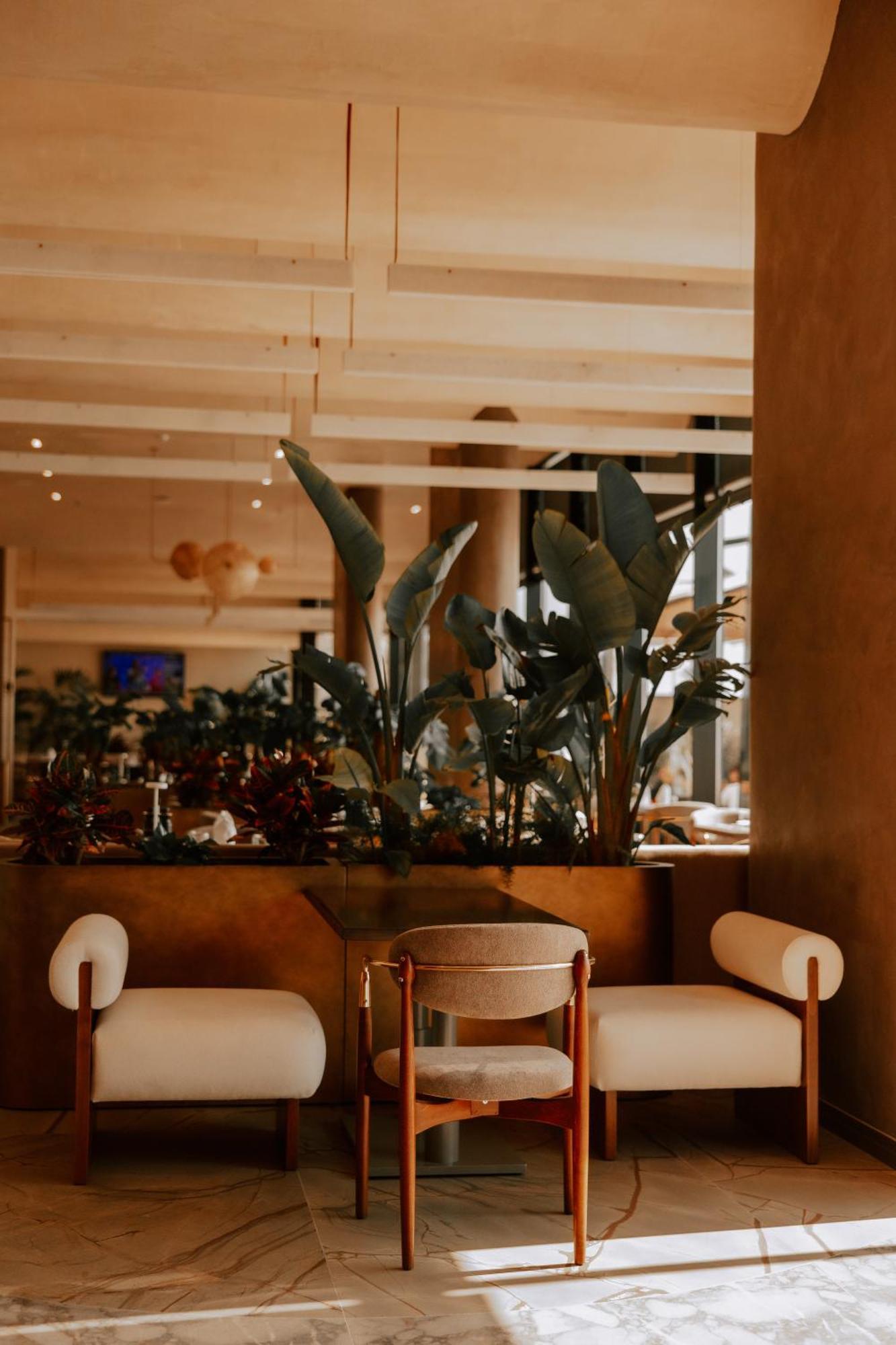 Royal G Deluxe Hotel Shkallnur Luaran gambar