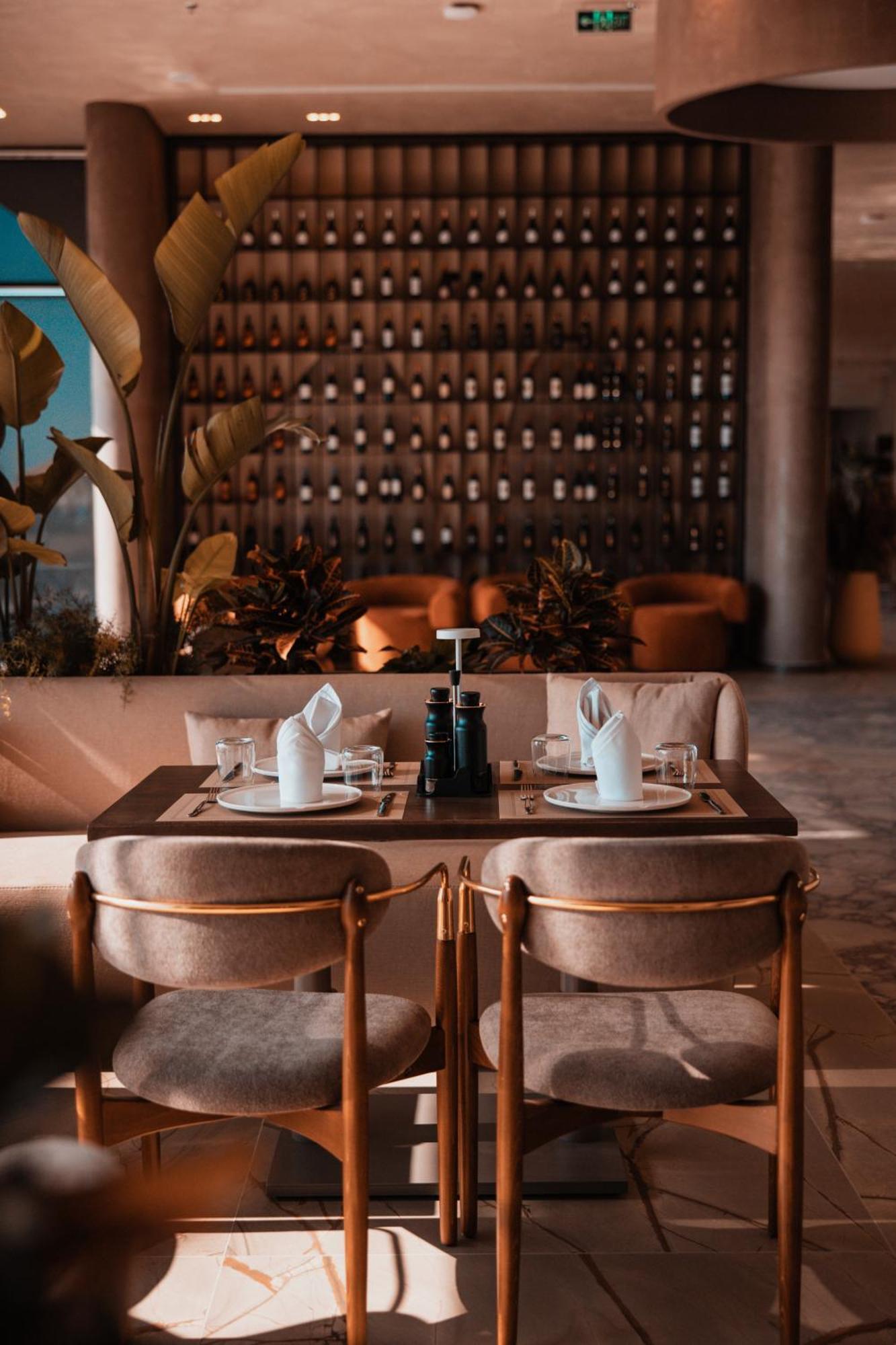 Royal G Deluxe Hotel Shkallnur Luaran gambar