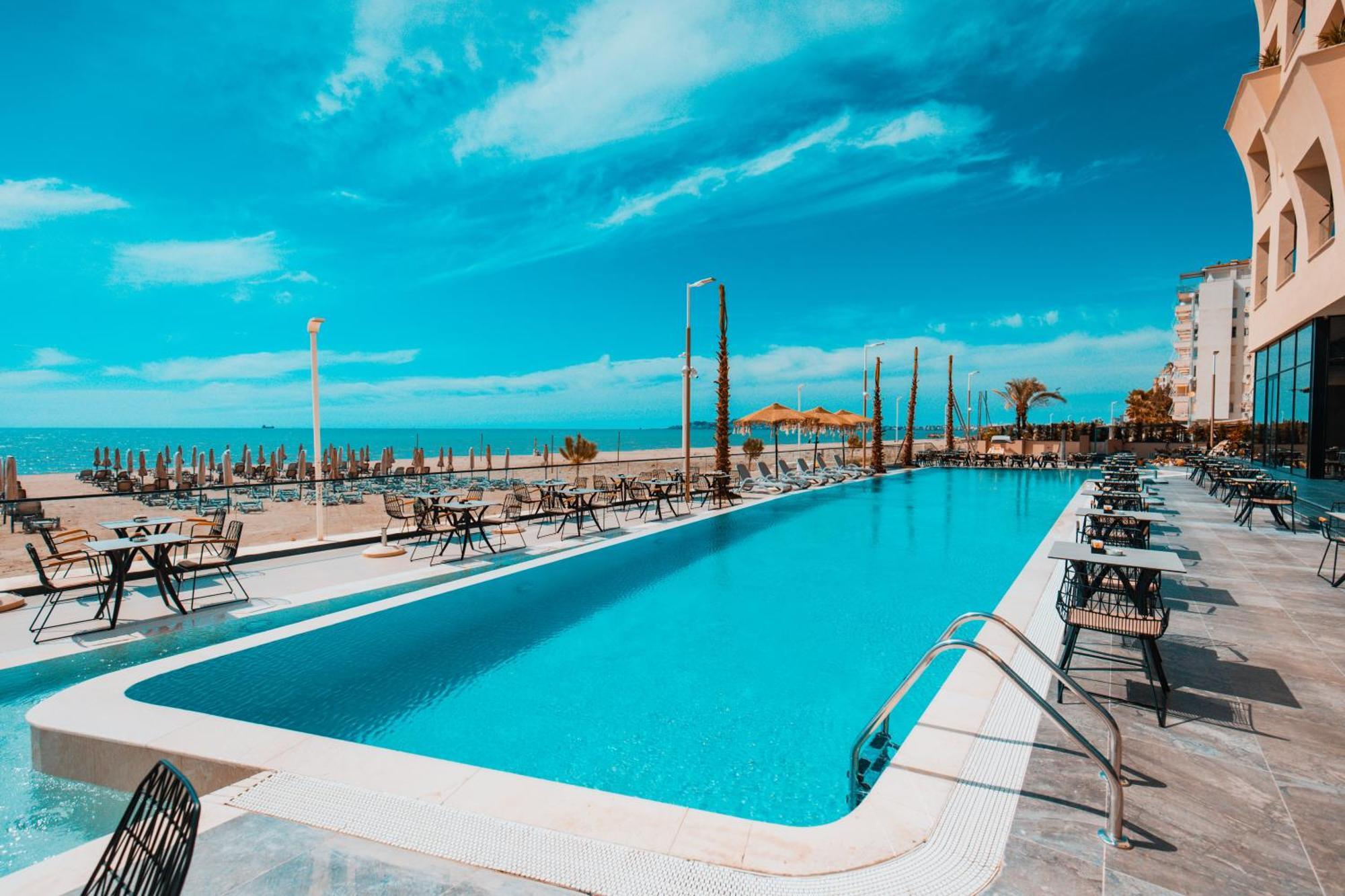 Royal G Deluxe Hotel Shkallnur Luaran gambar