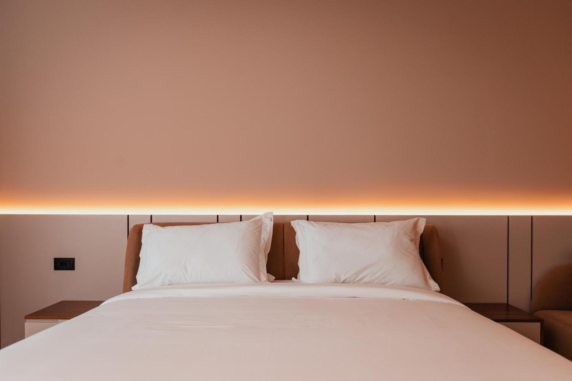 Royal G Deluxe Hotel Shkallnur Luaran gambar