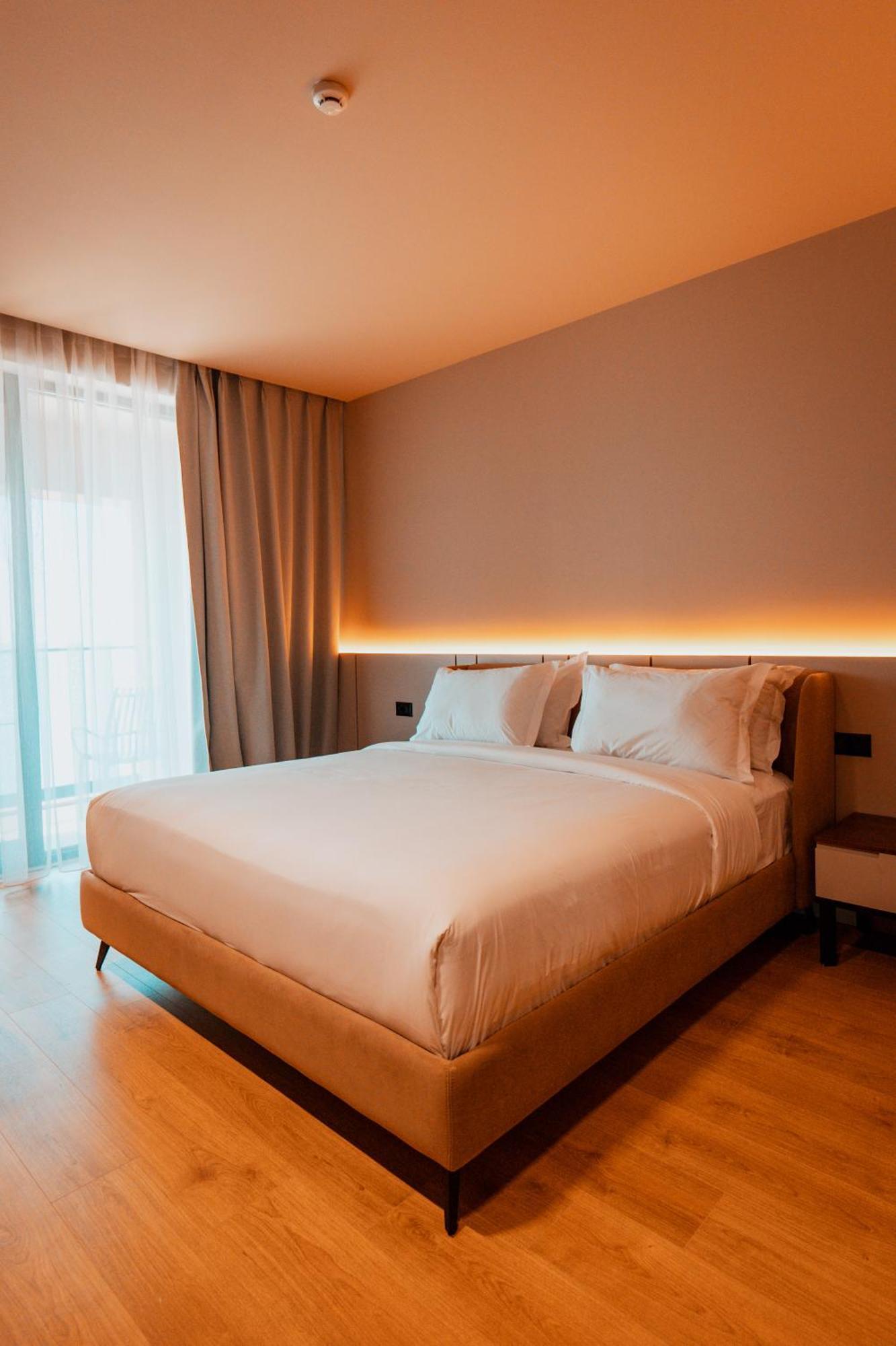 Royal G Deluxe Hotel Shkallnur Luaran gambar