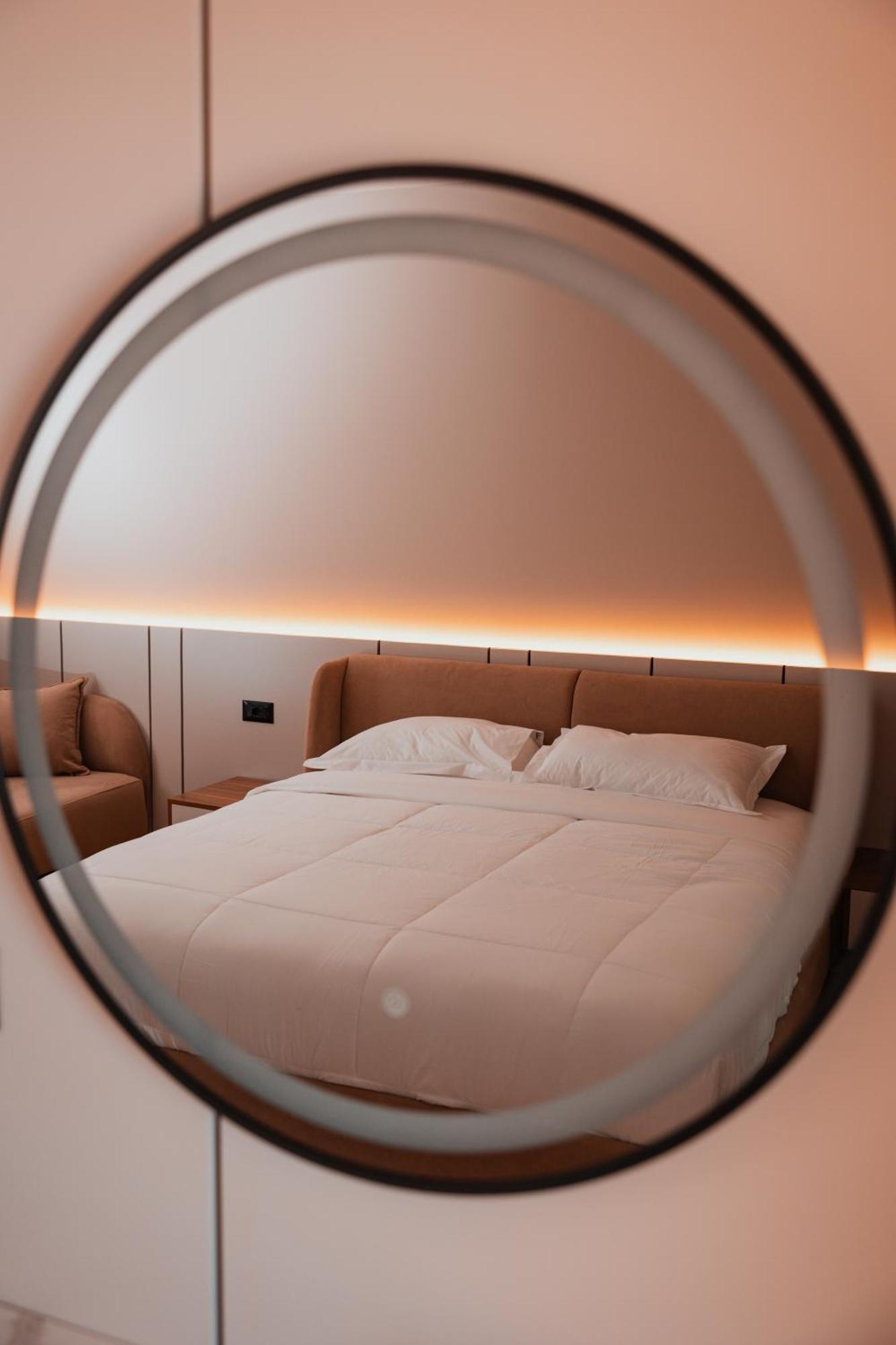 Royal G Deluxe Hotel Shkallnur Luaran gambar