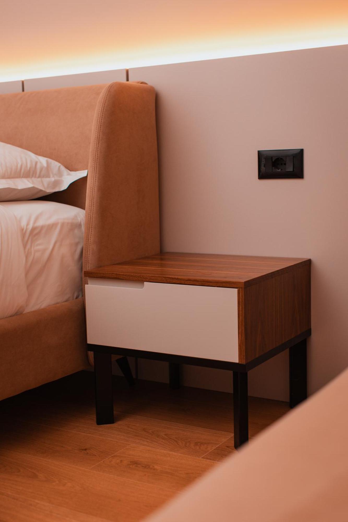 Royal G Deluxe Hotel Shkallnur Luaran gambar