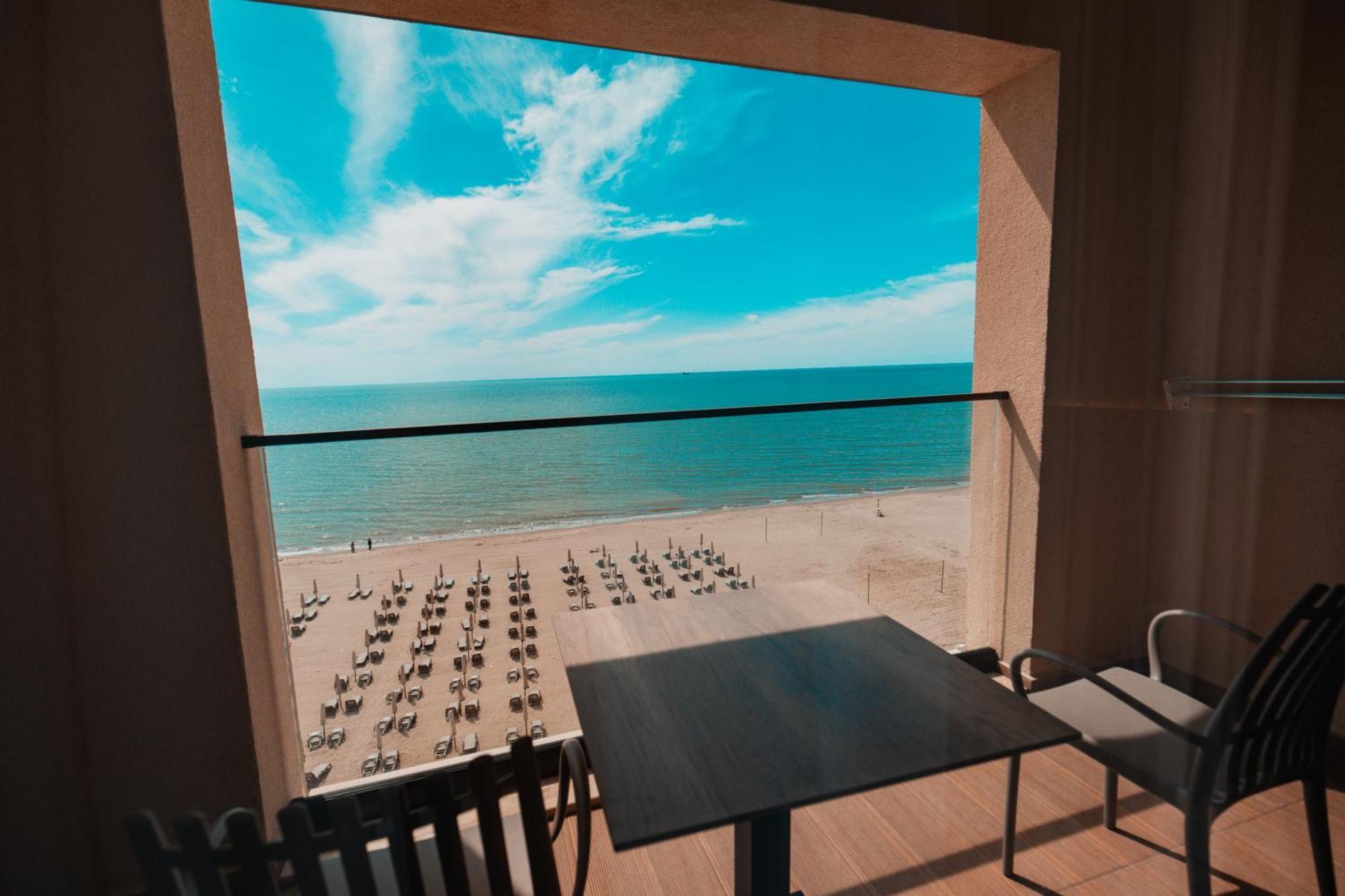 Royal G Deluxe Hotel Shkallnur Luaran gambar
