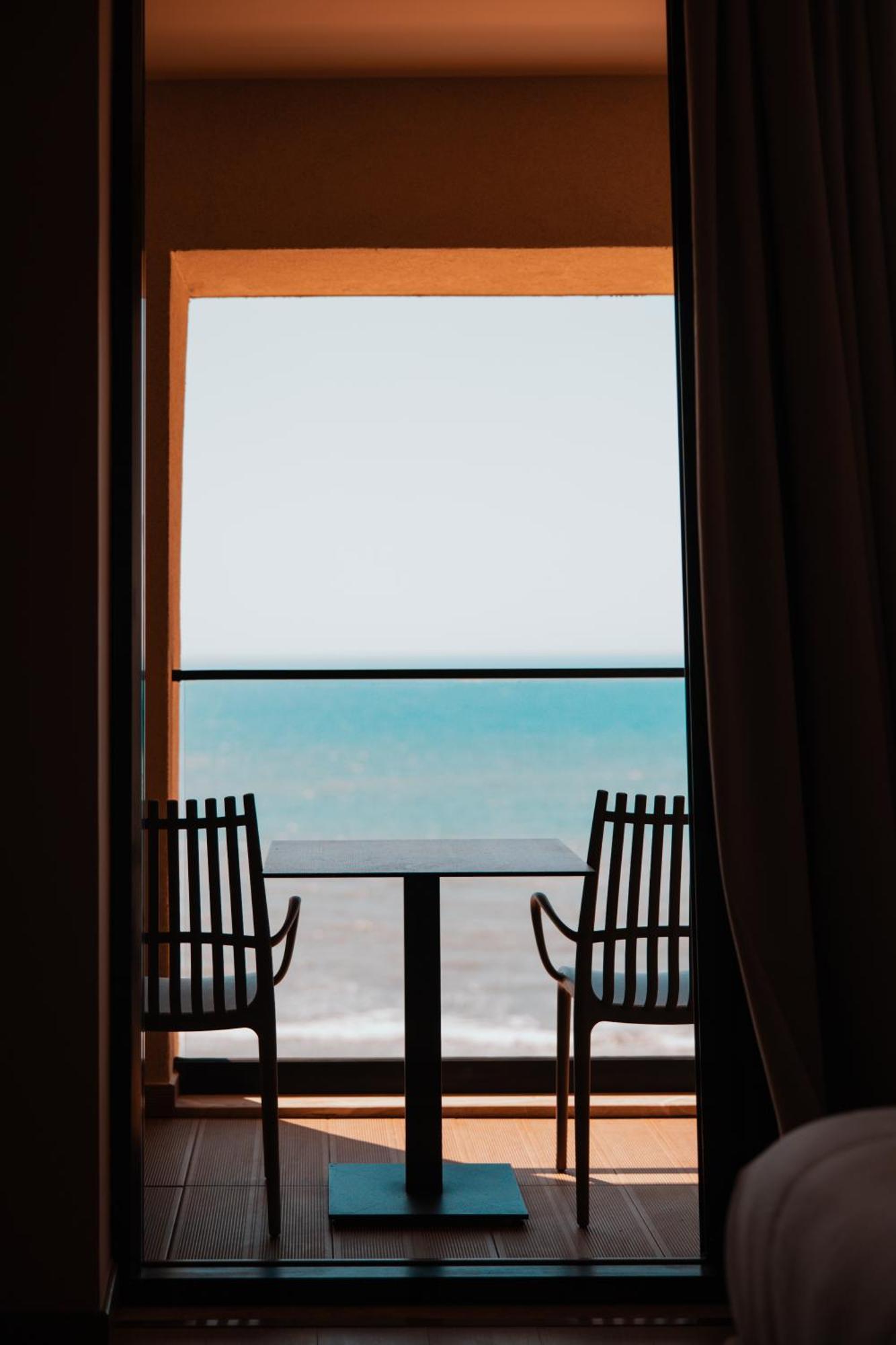Royal G Deluxe Hotel Shkallnur Luaran gambar